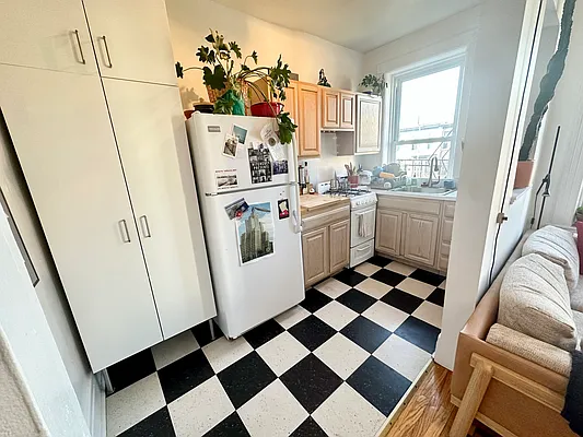 Rented by Garfield Realty  | media 17