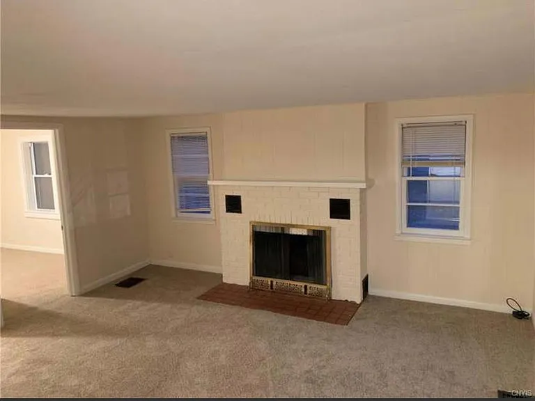 82 Lyndon Rd — Photo 4