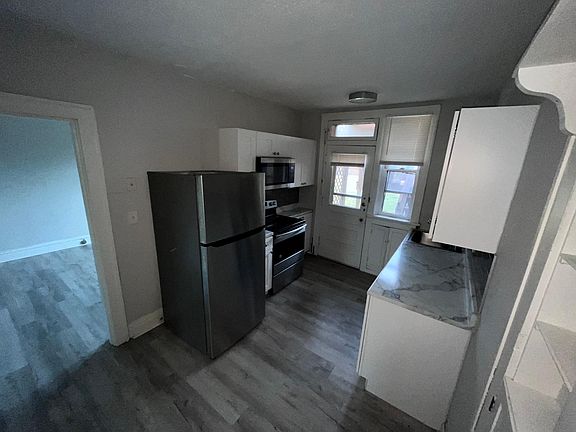 4th image of 6152 Columbia Ave #1E