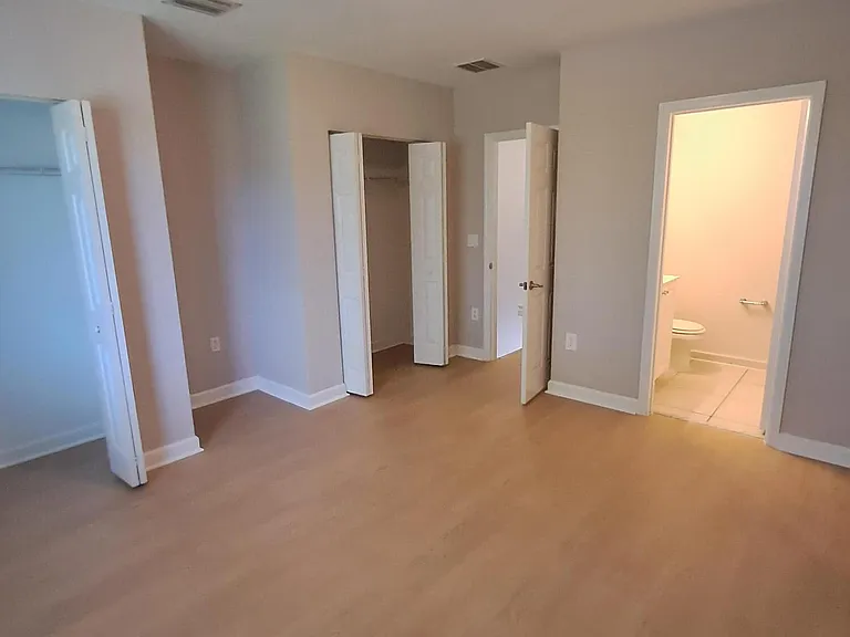 4219 Napoli Lake Dr — Photo 9