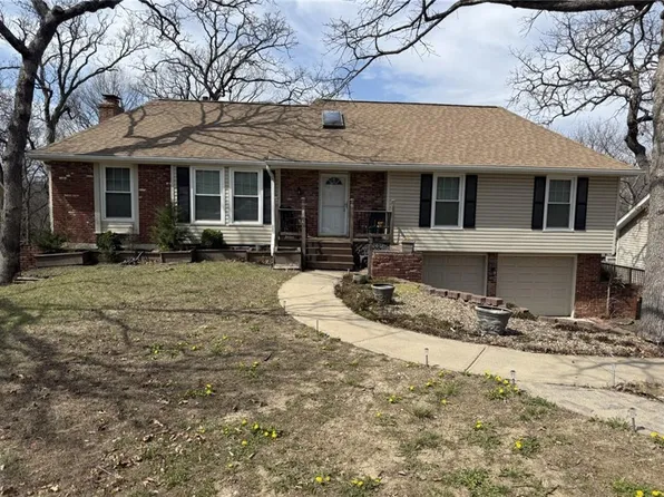 6926 Albervan St, Shawnee, KS 66216