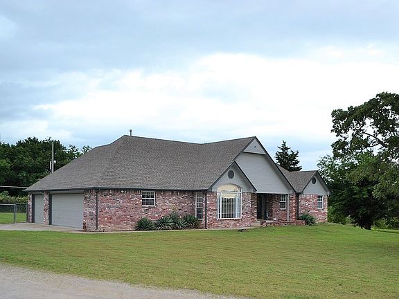 3 Car Garage