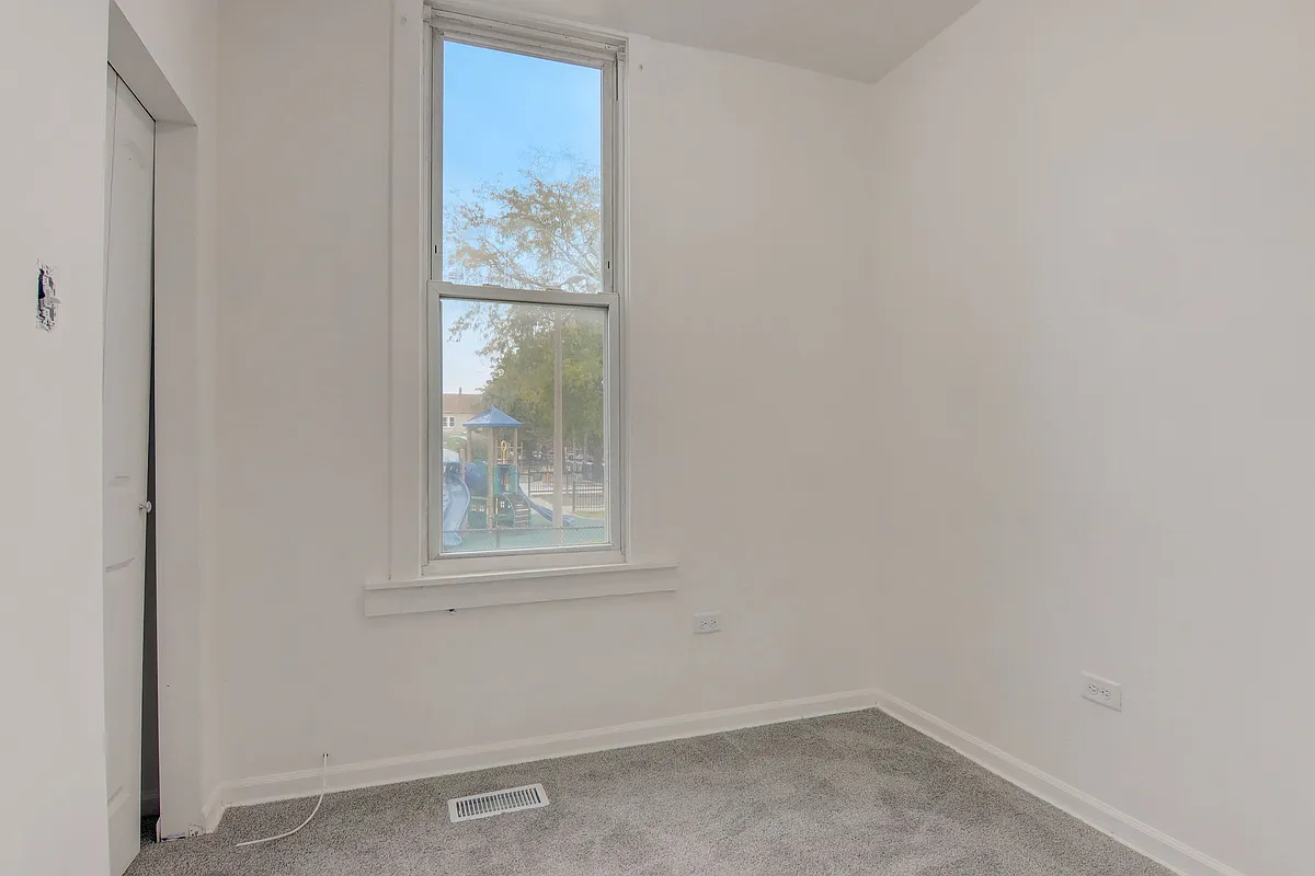 Building Photo - 5720 S Princeton Ave #2