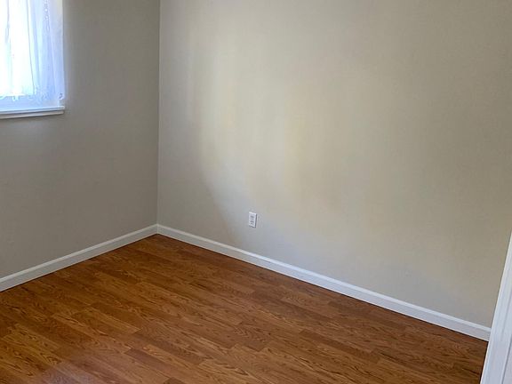5th image of 1609 Cottonwood Dr APT 4