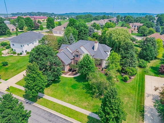 2nd image of 1005 Stonebriar Dr