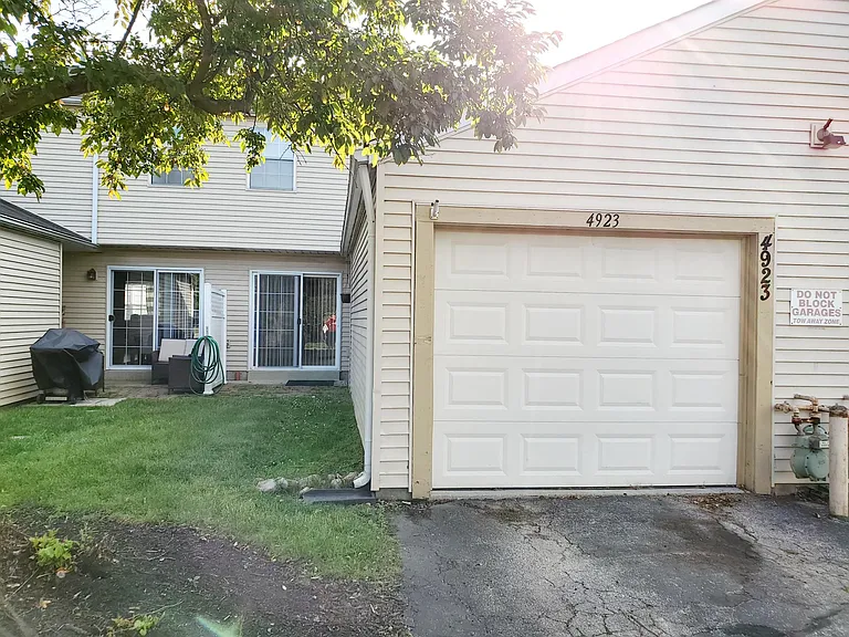 4923 Dublin Fls — Photo 2