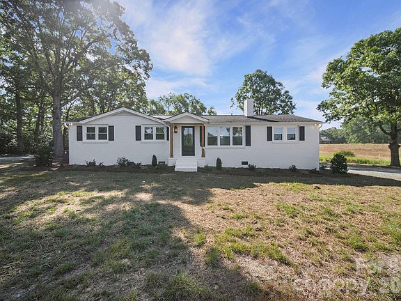 2nd image of 3312 Sikes Mill Rd
