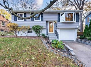 1525 E 33rd St, Davenport, IA 52807