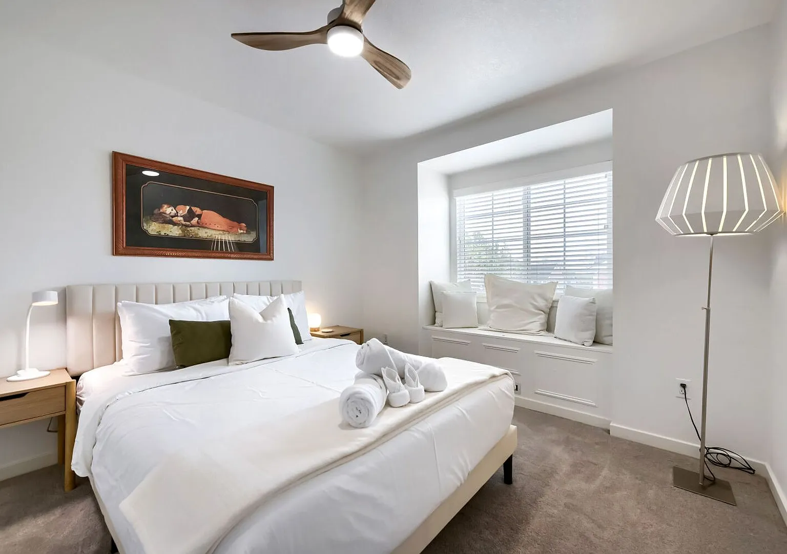 2 BDR Gorgeous Updated Townhome with Huge Garden — Photo 4