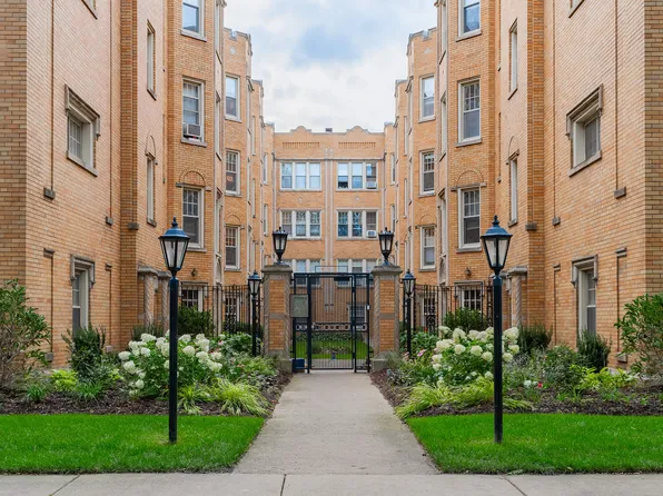 4328-36 N. Hermitage