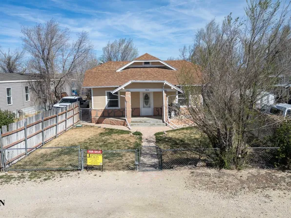866 Iron St, Evansville, WY 82636