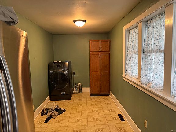 3rd image of 303 N Harrison St