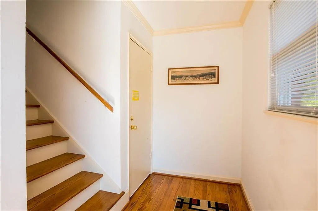3 bed, 1593 sqft, $3,100 — Photo 3