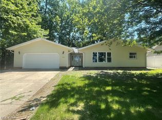 35194 Farragut Dr, Eastlake, OH 44095