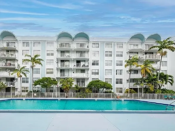 484 NW 165th St Road #A-211, Miami, FL 33169