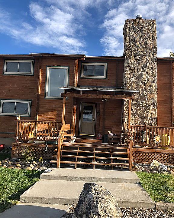 1st image of 2118 Hillcrest Dr