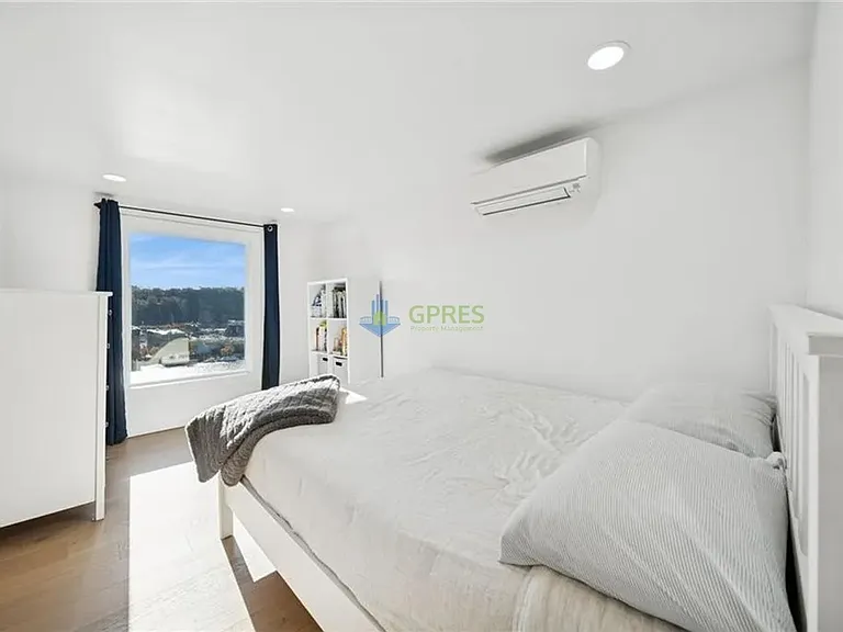 1308 Goettman St — Photo 16