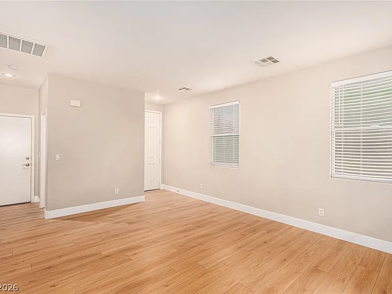 11209 Salentino Ave — Photo 10