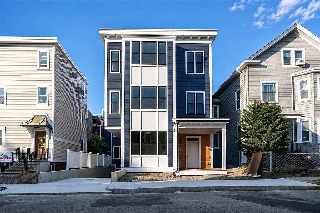 2 bed, 1.0 bath, 853 sqft, $3,750 — Photo 1