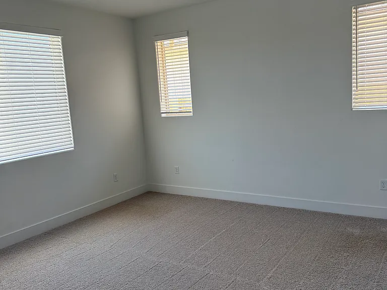 461 Solaris Ln — Photo 3
