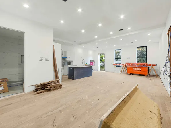 913 Lafayette Avenue image 13 of 17