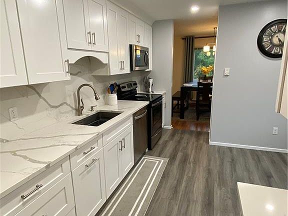 3rd image of 206 Village Dr