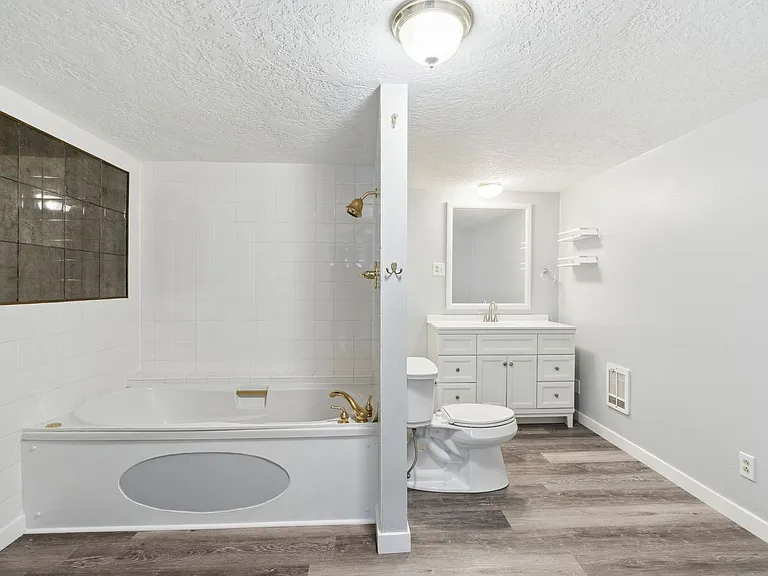 701 S Evergreen Rd — Photo 26