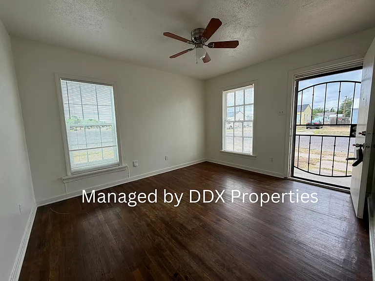 4217 S Harrison St #B — Photo 2