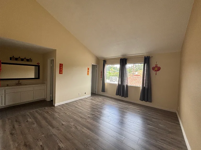 1030 S Garfield Ave — Photo 13