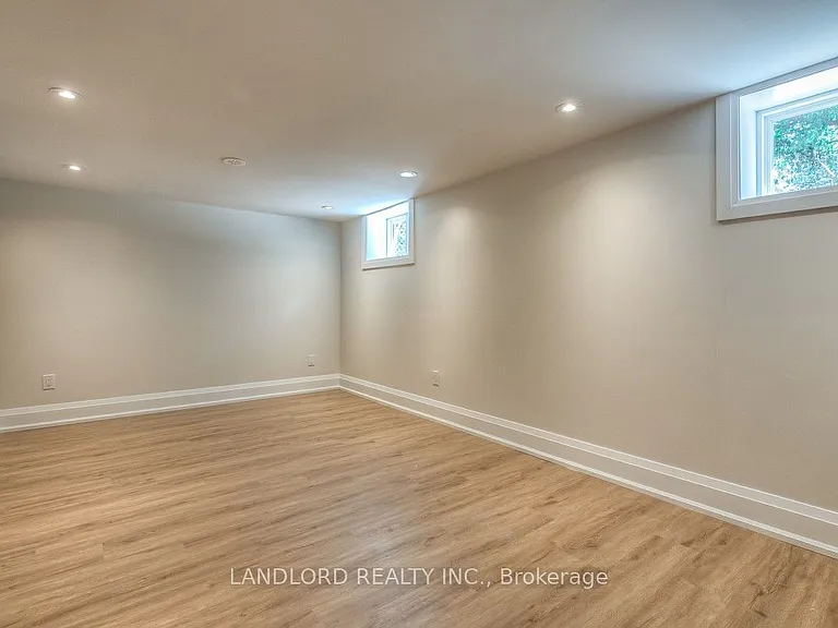 29 Hutton Ave — Photo 19