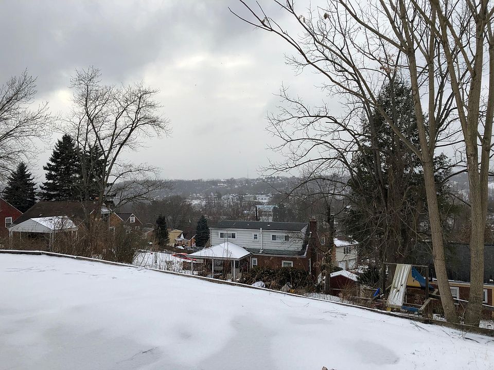 2nd image of 901 Locust St