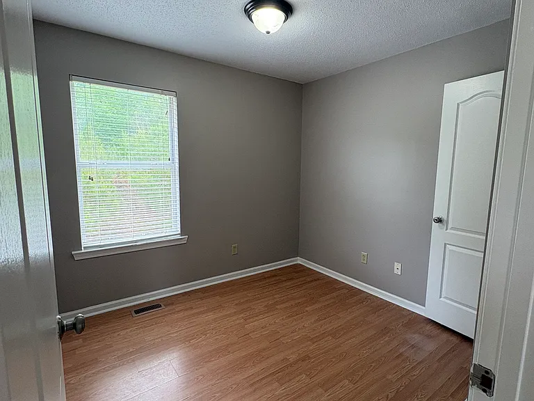 Guest bedroom 2