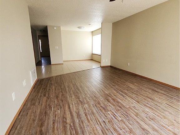 3rd image of 656 & 658 Martha Dr