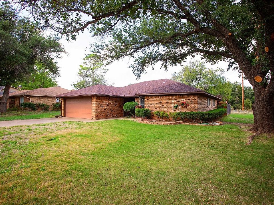 1st image of 103 Chaparral Dr