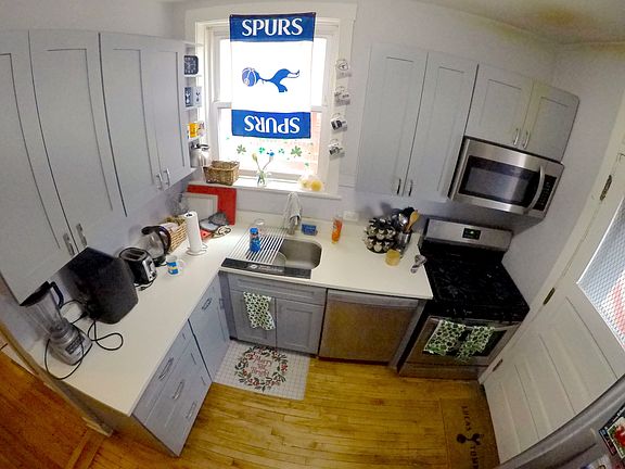 4th image of 2641 W Ainslie St #E1