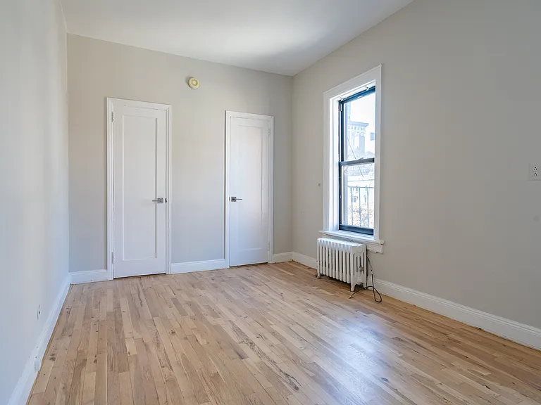 142 E 27th St #5B — Photo 3
