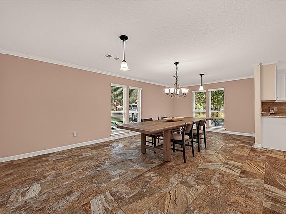 5th image of 1209 Sunset Dr