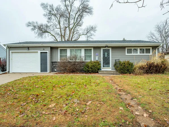 2213 Jensen Ave, Ames, IA 50010