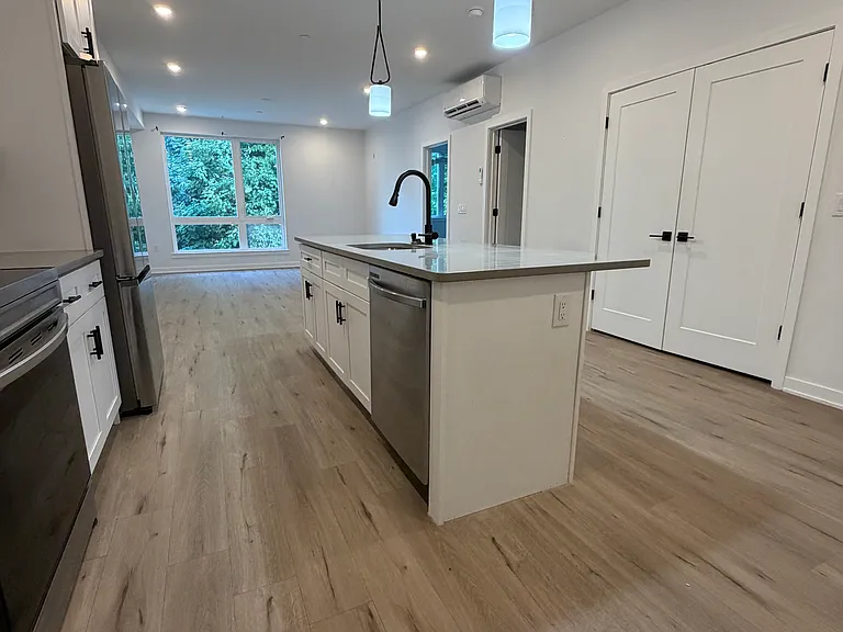 22 E Rittenhouse St #3 — Photo 3