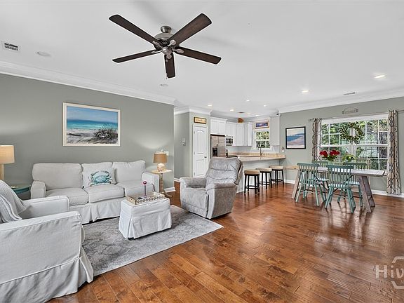 3rd image of 1019 Laurel Avenue
