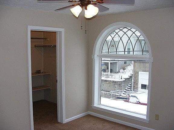 Master  bedroom w/ walk in 