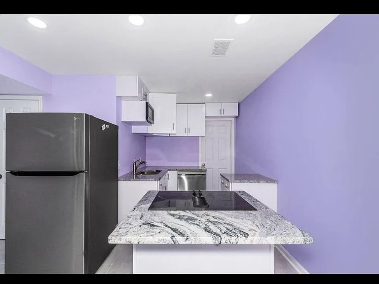 Kitchen with all appliances