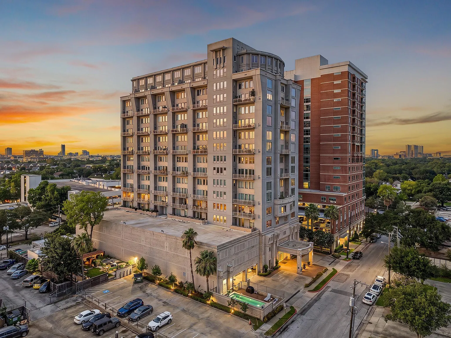 1 bed, 1.5 bath, 1255 sqft, $4,350 — Photo 1