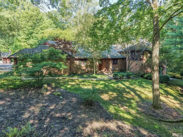3801 N Bittersweet Dr, Bloomington, IN 47408