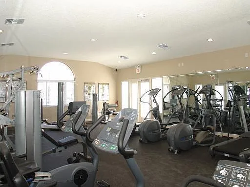 2 bed, 1.0 bath, 920 sqft, $2,000 — Photo 3