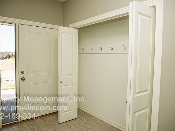 4th image of 9354 S 31st St