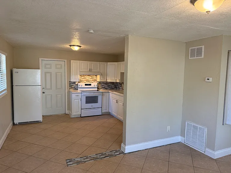 357 Parkway St — Photo 5