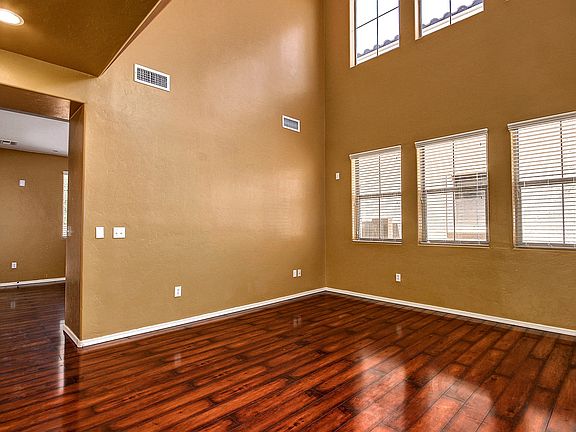 3rd image of 100 W Calle Gota