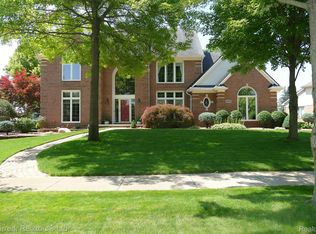 6959 Kennesaw Rd, Canton, MI 48187