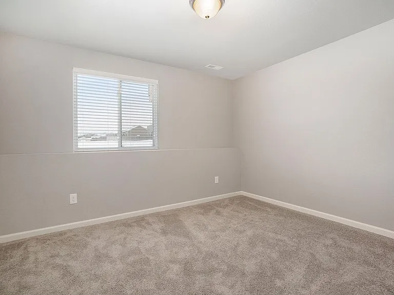 33438 Pinedale Ln — Photo 16